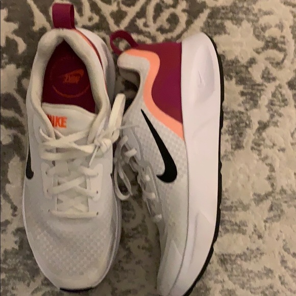 Nike Shoes - Nike sneakers